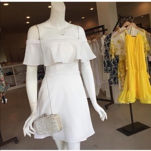 Black halo penolope white off shoulder dress sz 2